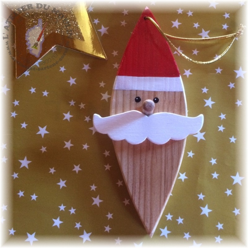 Décoration de Noël en bois pour le sapin
Le père Noël a plusieurs modèles de moustaches